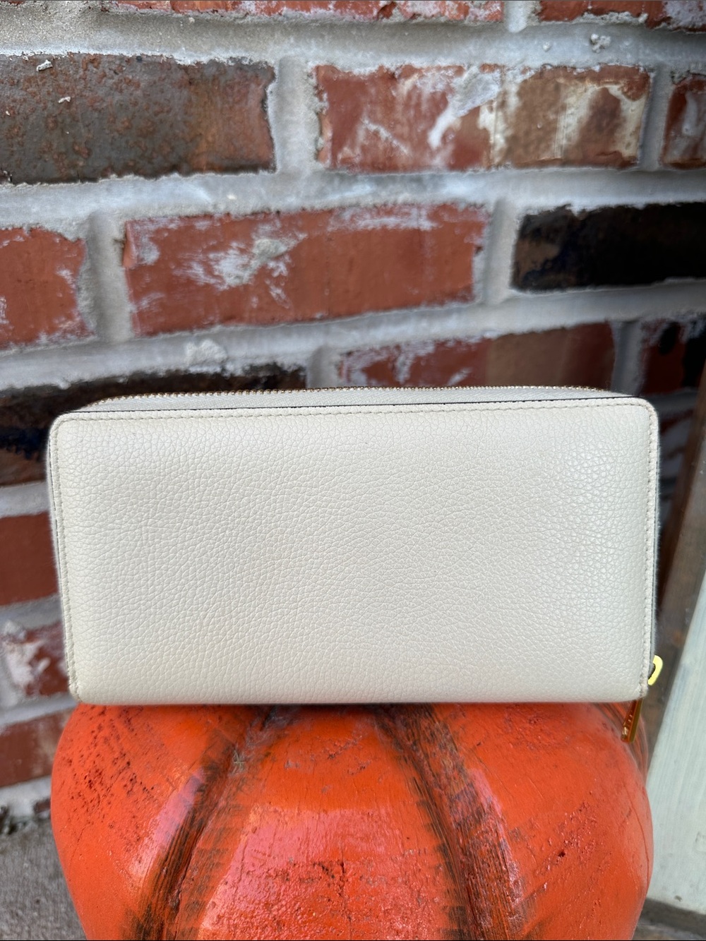 Gucci Zumi Zip Around Wallet-COA included - Picture 3 of 15